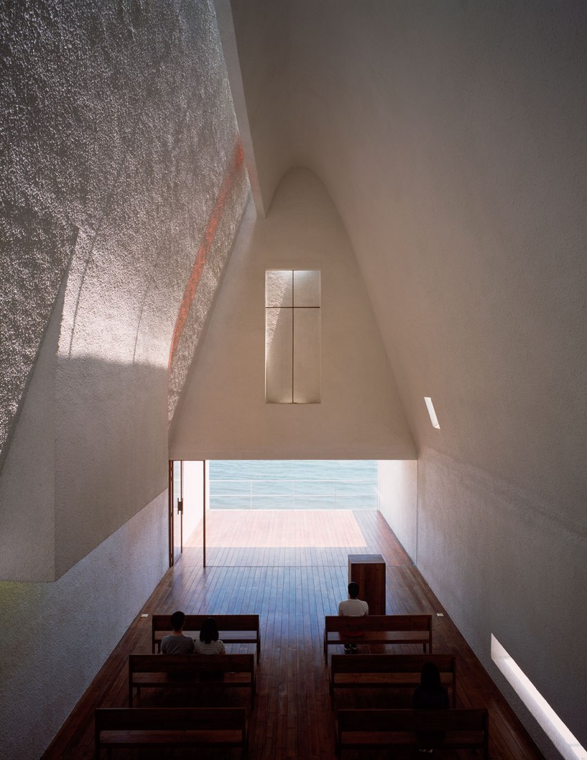 Chapel's interior view. Seashore Chapel by Vector Architects. Photograph by Chen Hao. Image courtesy of Vector Architects Chapel's interior view. Seashore Chapel by Vector Architects. Photograph by Chen Hao. Image courtesy of Vector Architects