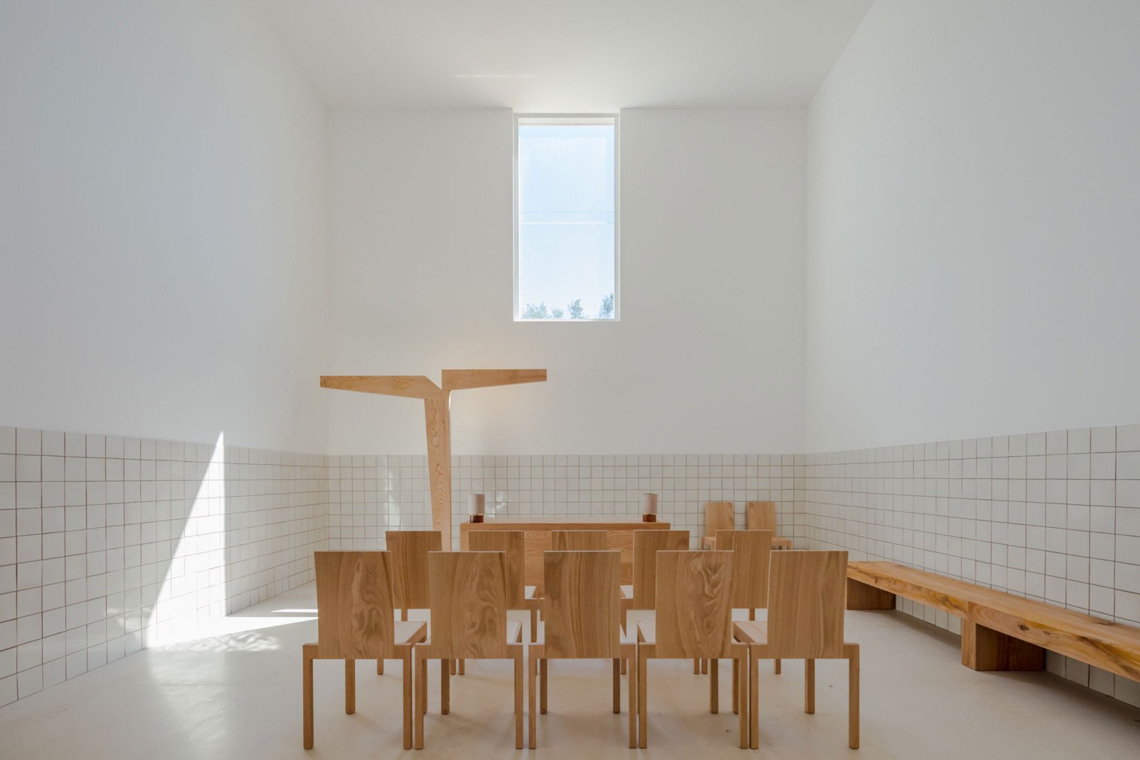 Interior view. Capela do Monte, Hillside Chapel by Álvaro Siza. Photograph by João Morgado Interior view. Capela do Monte, Hillside Chapel by Álvaro Siza. Photograph by João Morgado