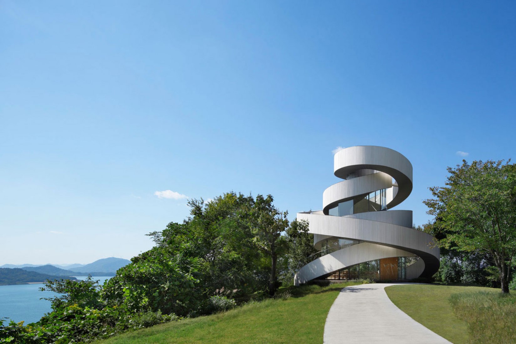 Ribbon Chapel by Hiroshi Nakamura and NAP architects. Photograph by Koji Fujii / Nacasa & Partners Inc. Ribbon Chapel by Hiroshi Nakamura and NAP architects. Photograph by Koji Fujii / Nacasa & Partners Inc.