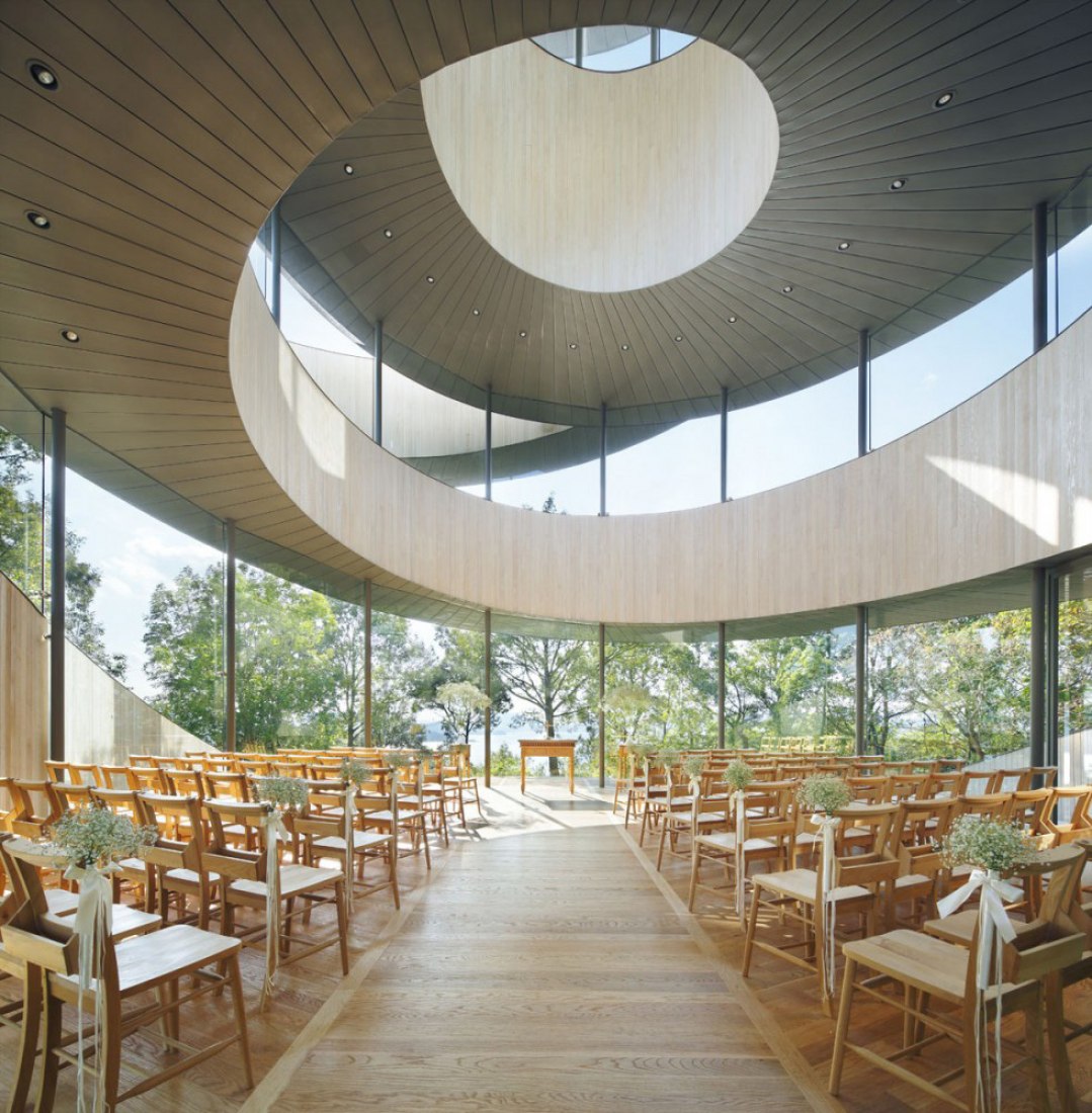 Ribbon Chapel by Hiroshi Nakamura and NAP architects. Photograph by Koji Fujii / Nacasa & Partners Inc. Ribbon Chapel by Hiroshi Nakamura and NAP architects. Photograph by Koji Fujii / Nacasa & Partners Inc.