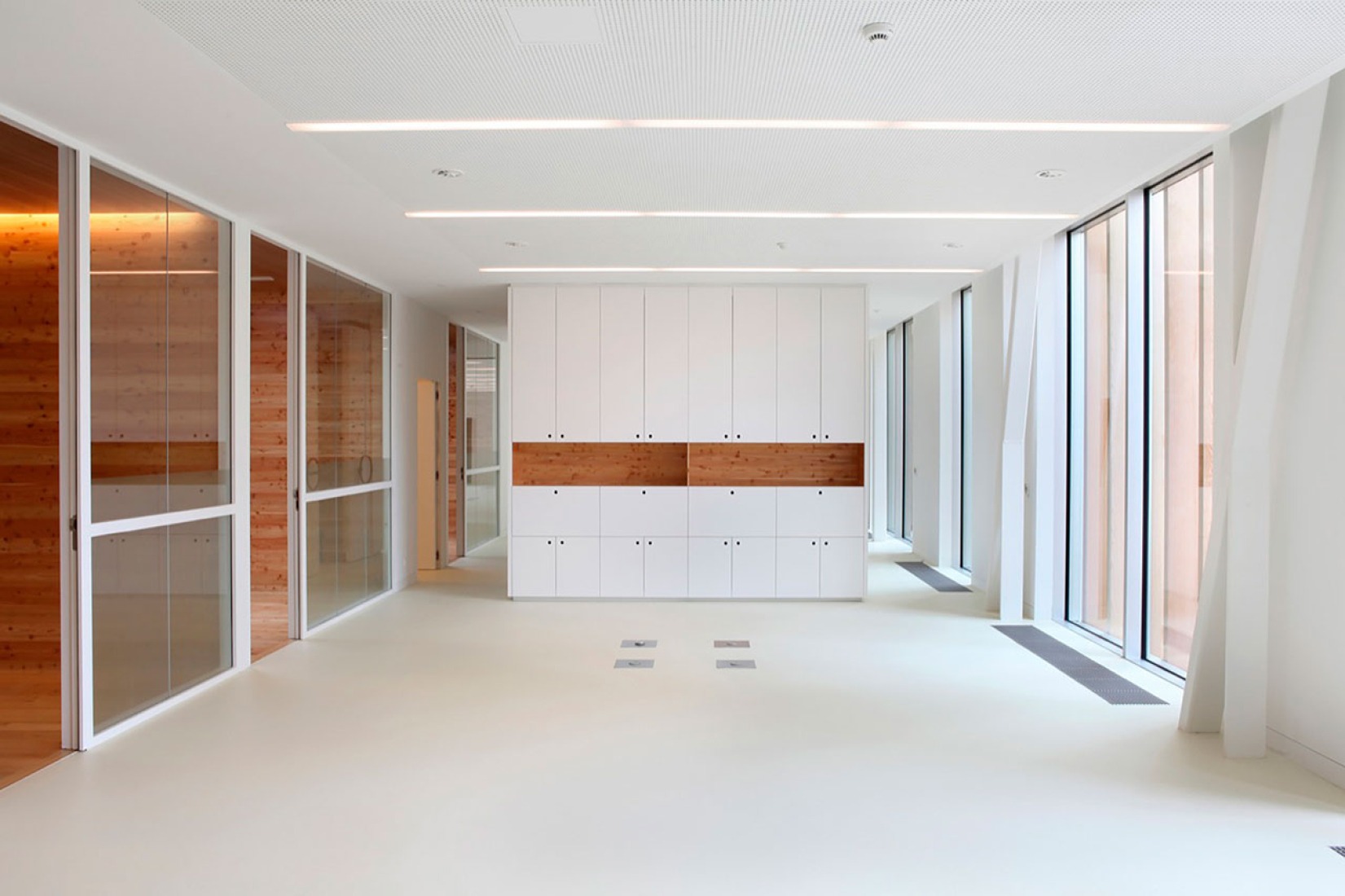 Interior. Town Hall, 94 Montigny le Tilleul by V+. Photography © Maxime Delvaux, 354 Photographers. Interior. Town Hall, 94 Montigny le Tilleul by V+. Photography © Maxime Delvaux, 354 Photographers.