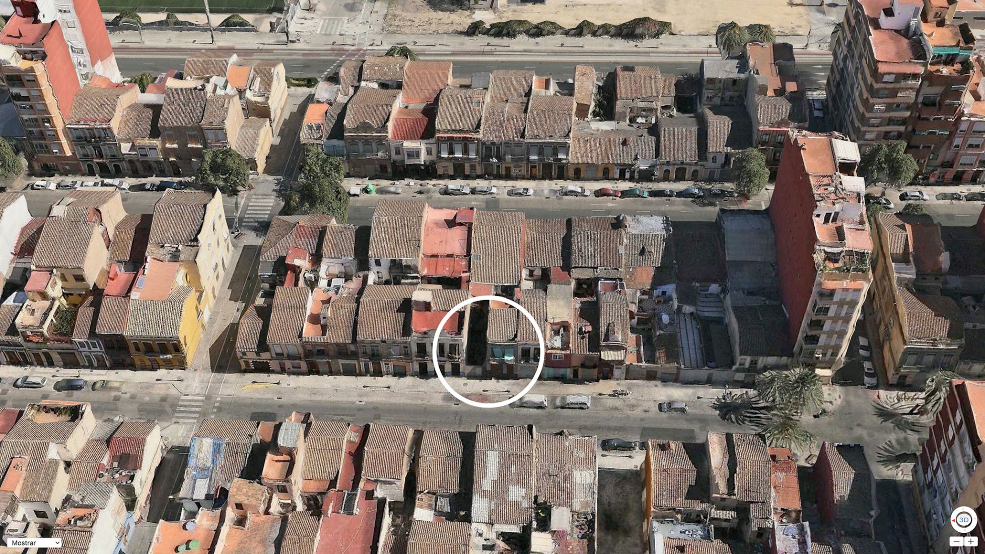 House-Workshop in Cabanyal by Estudio Alberto Burgos and Teresa Carrau Carbonell. Photograph by German Cabo House-Workshop in Cabanyal by Estudio Alberto Burgos and Teresa Carrau Carbonell. Photograph by German Cabo