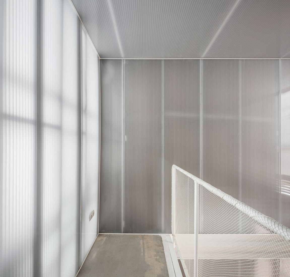 House-Workshop in Cabanyal by Estudio Alberto Burgos and Teresa Carrau Carbonell. Photograph by German Cabo House-Workshop in Cabanyal by Estudio Alberto Burgos and Teresa Carrau Carbonell. Photograph by German Cabo