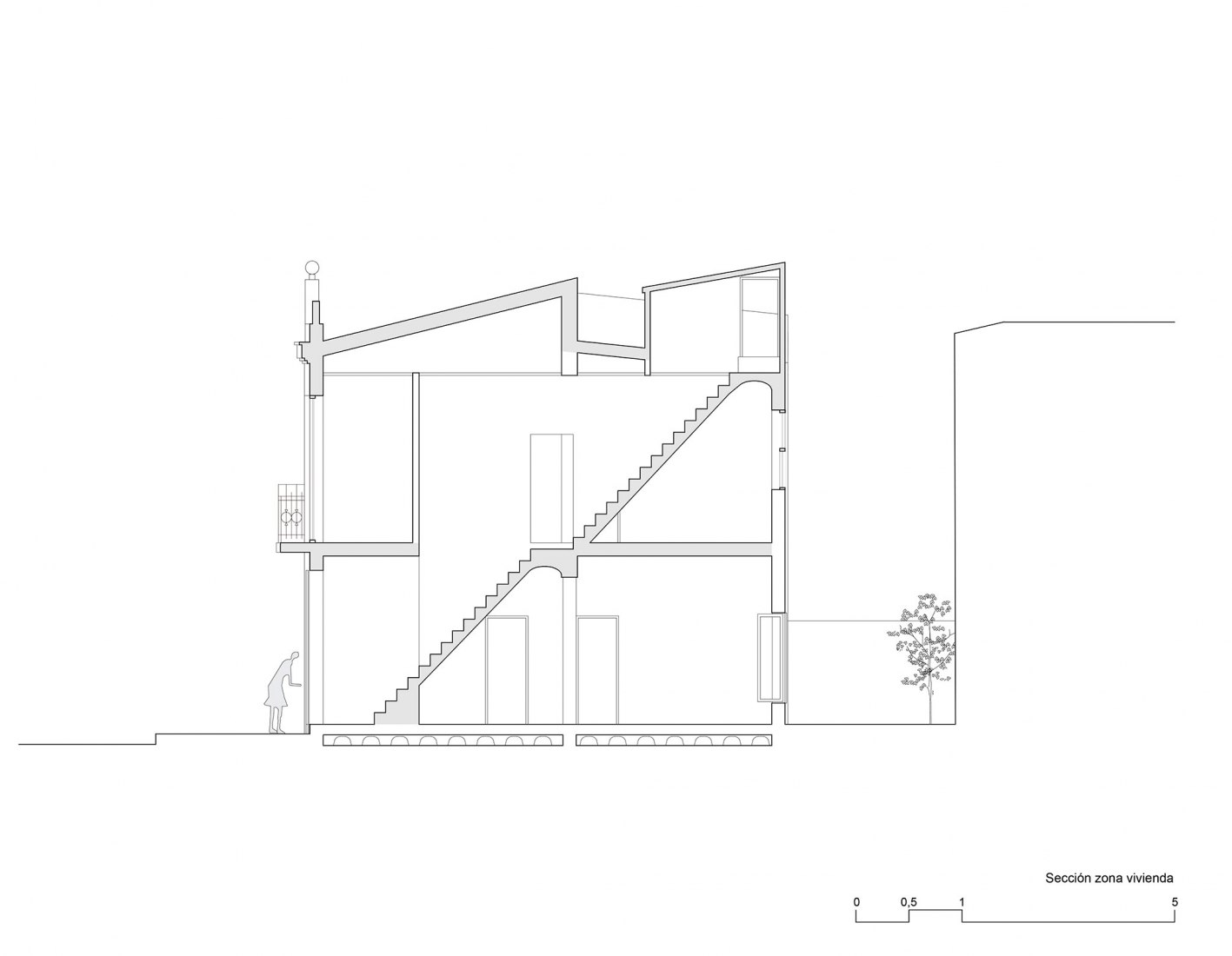 Housing area section. House-Workshop in Cabanyal by Estudio Alberto Burgos and Teresa Carrau Carbonell Housing area section. House-Workshop in Cabanyal by Estudio Alberto Burgos and Teresa Carrau Carbonell
