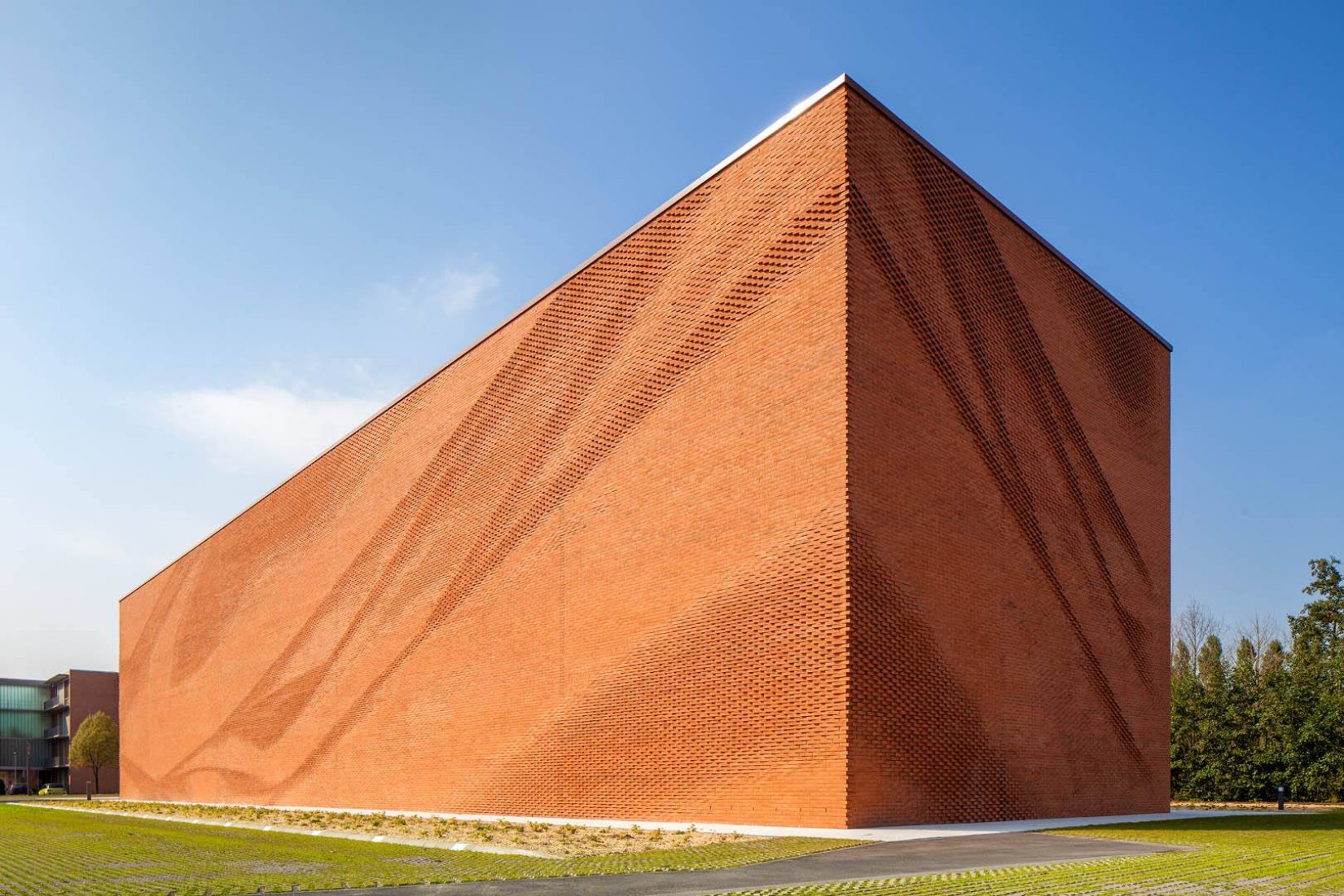 Nueva sede de la Asociación del Textil Alemán del Noroeste por Behet Bondzio Lin Architekten Nueva sede de la Asociación del Textil Alemán del Noroeste por Behet Bondzio Lin Architekten