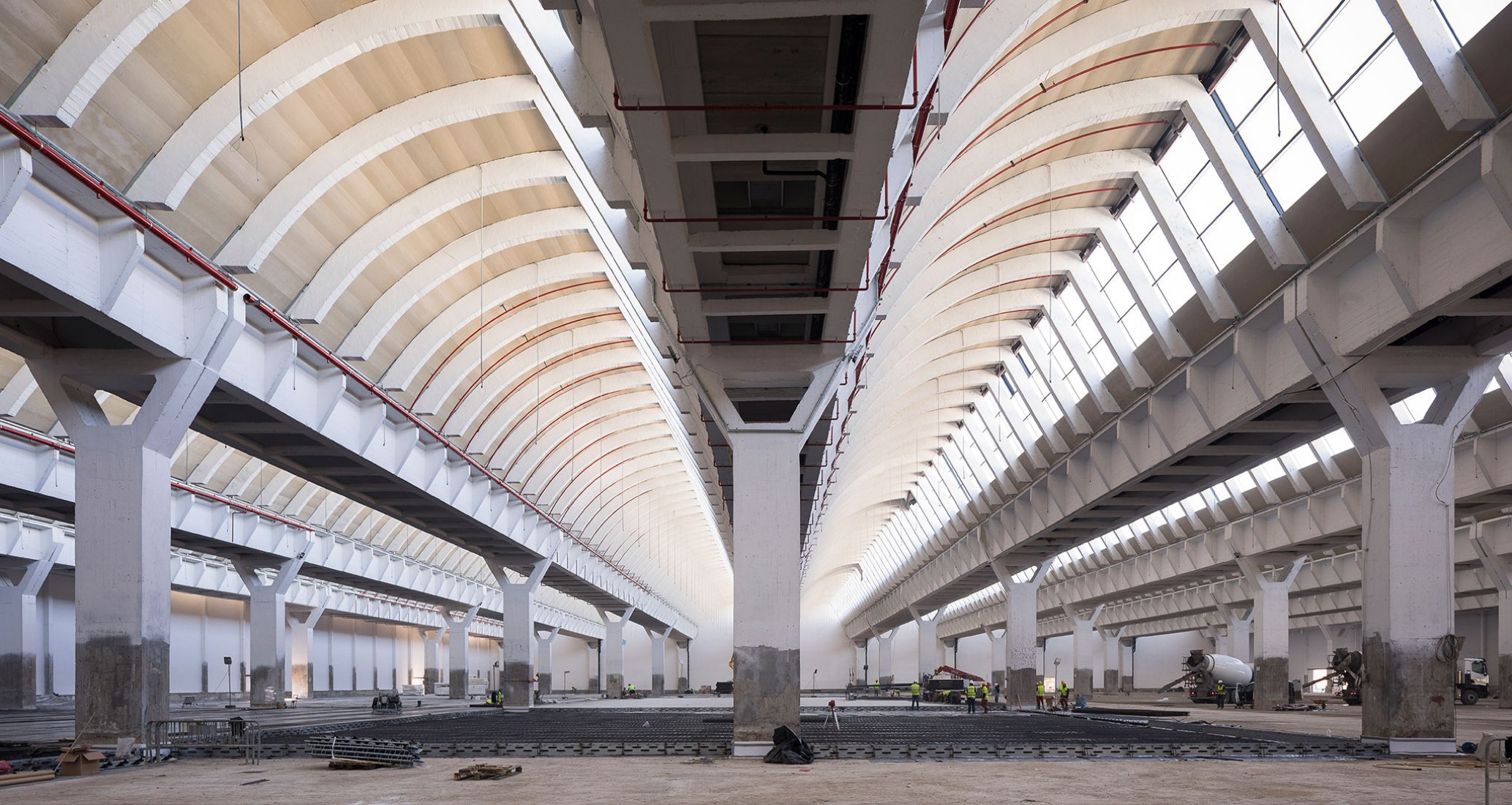 Renovation in progress, interior view. Renovation of the Intelhorce factory in Málaga by System Arquitectura. Photography by Fernando Alda Renovation in progress, interior view. Renovation of the Intelhorce factory in Málaga by System Arquitectura. Photography by Fernando Alda