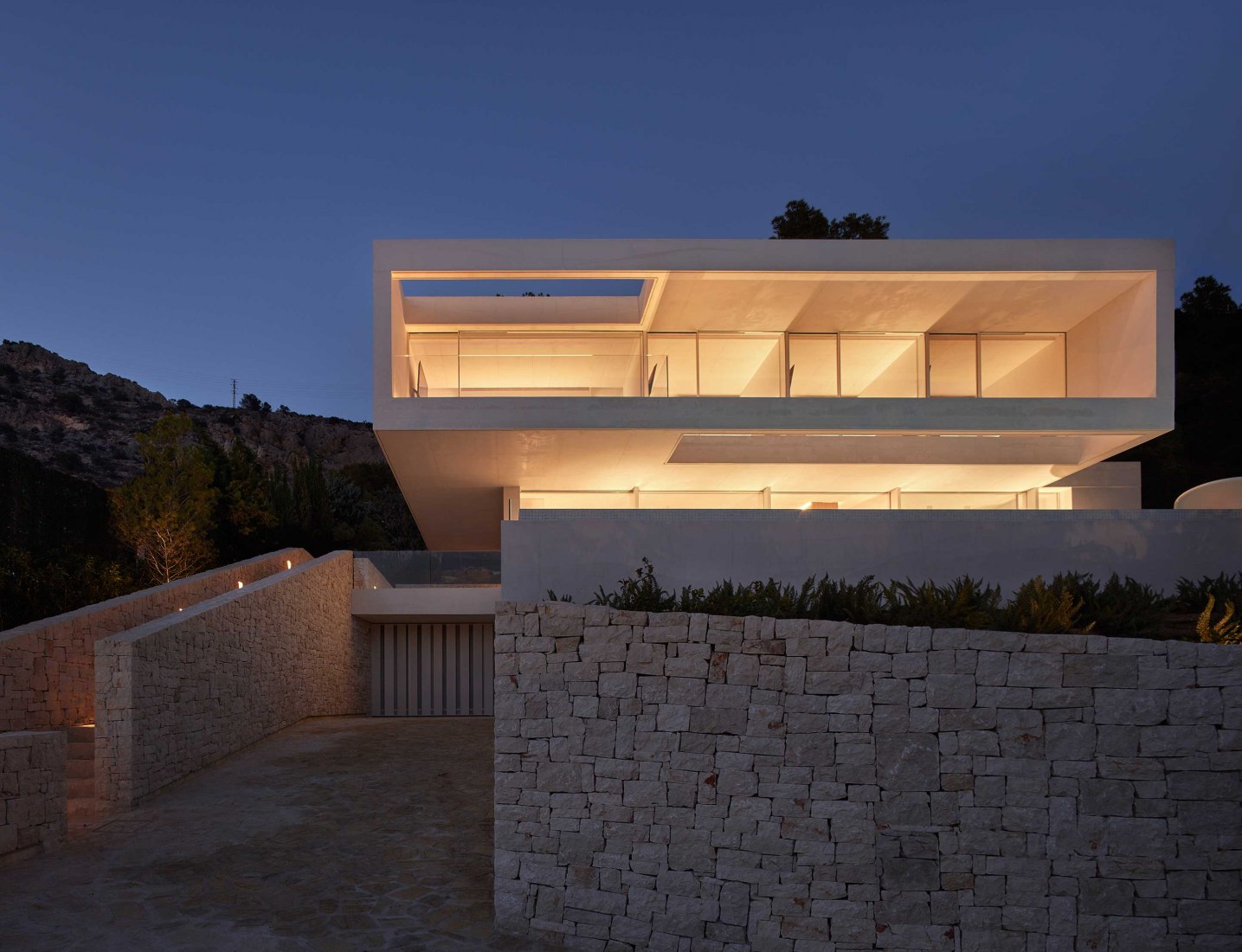 Casa Oslo - Volumen de hormigón, por Ramón Esteve Estudio. Fotografía por Mariela Apollonio