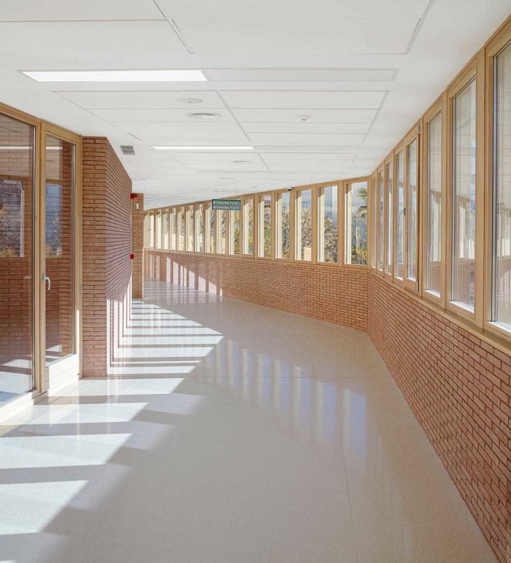 Can llong primary health care centre by Comas-Pont arquitectes. Photograph by Adrià Goula. Can llong primary health care centre by Comas-Pont arquitectes. Photograph by Adrià Goula.