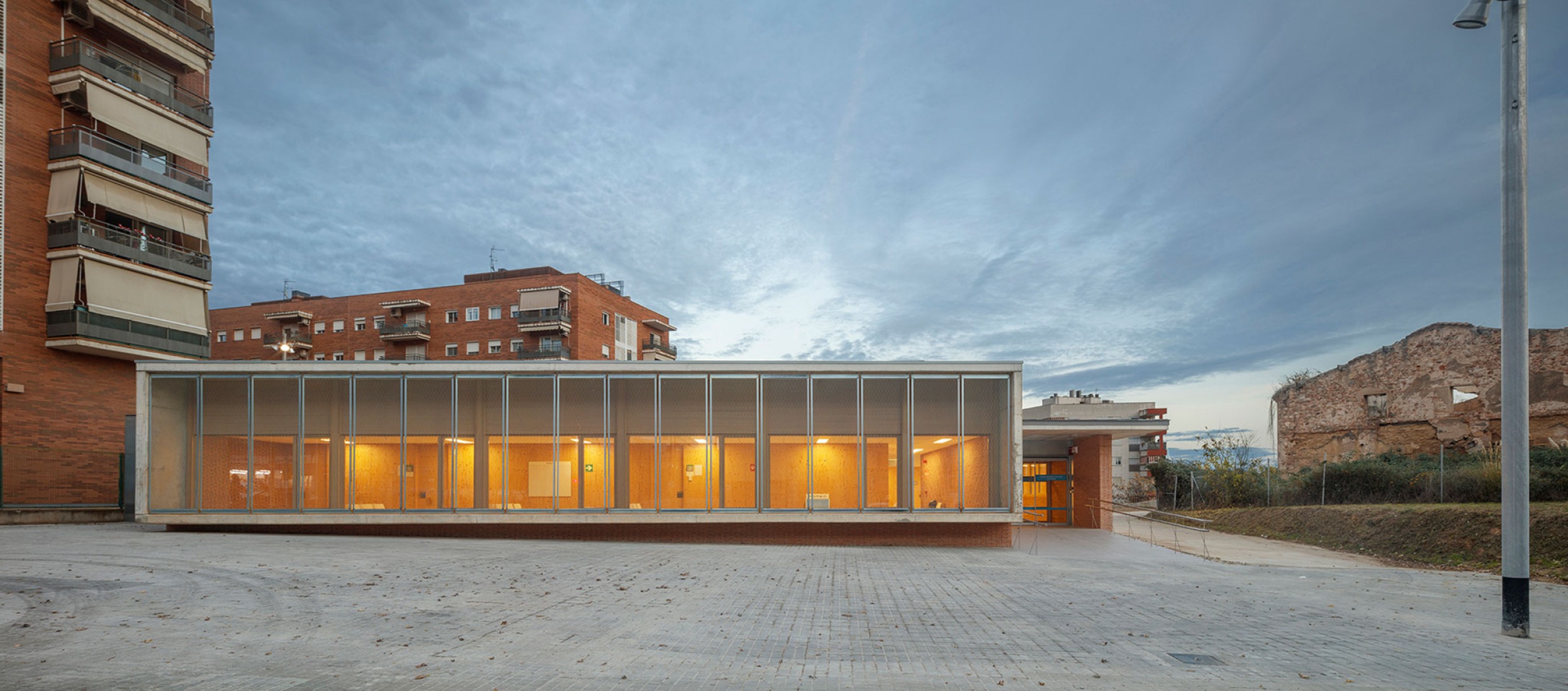 Can llong primary health care centre by Comas-Pont arquitectes. Photograph by Adrià Goula. Can llong primary health care centre by Comas-Pont arquitectes. Photograph by Adrià Goula.
