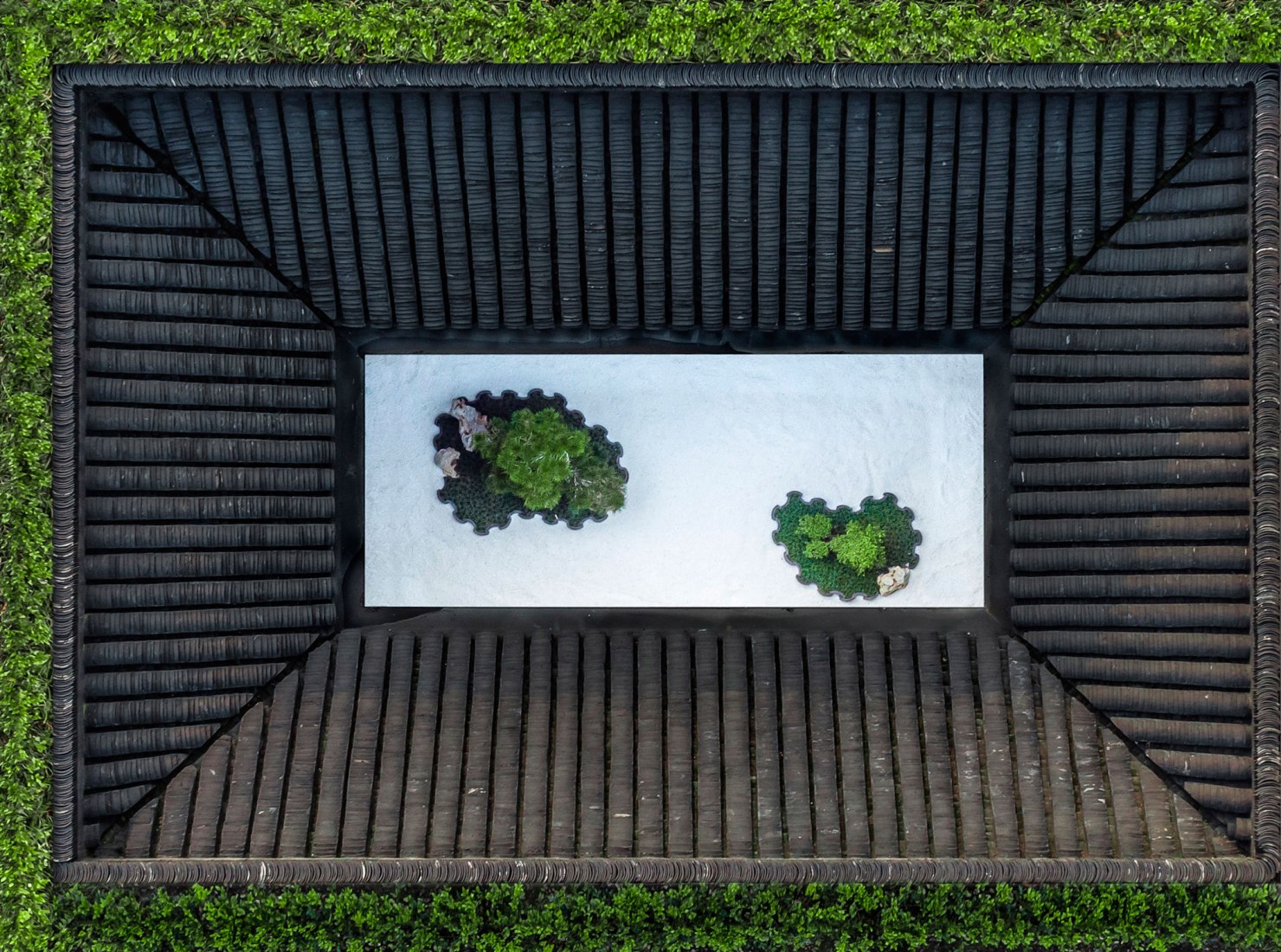 Vista de pájaro del jardín. Eight tenths Garden por Wutopia Lab. Fotografía © CreatAR Vista de pájaro del jardín. Eight tenths Garden por Wutopia Lab. Fotografía © CreatAR