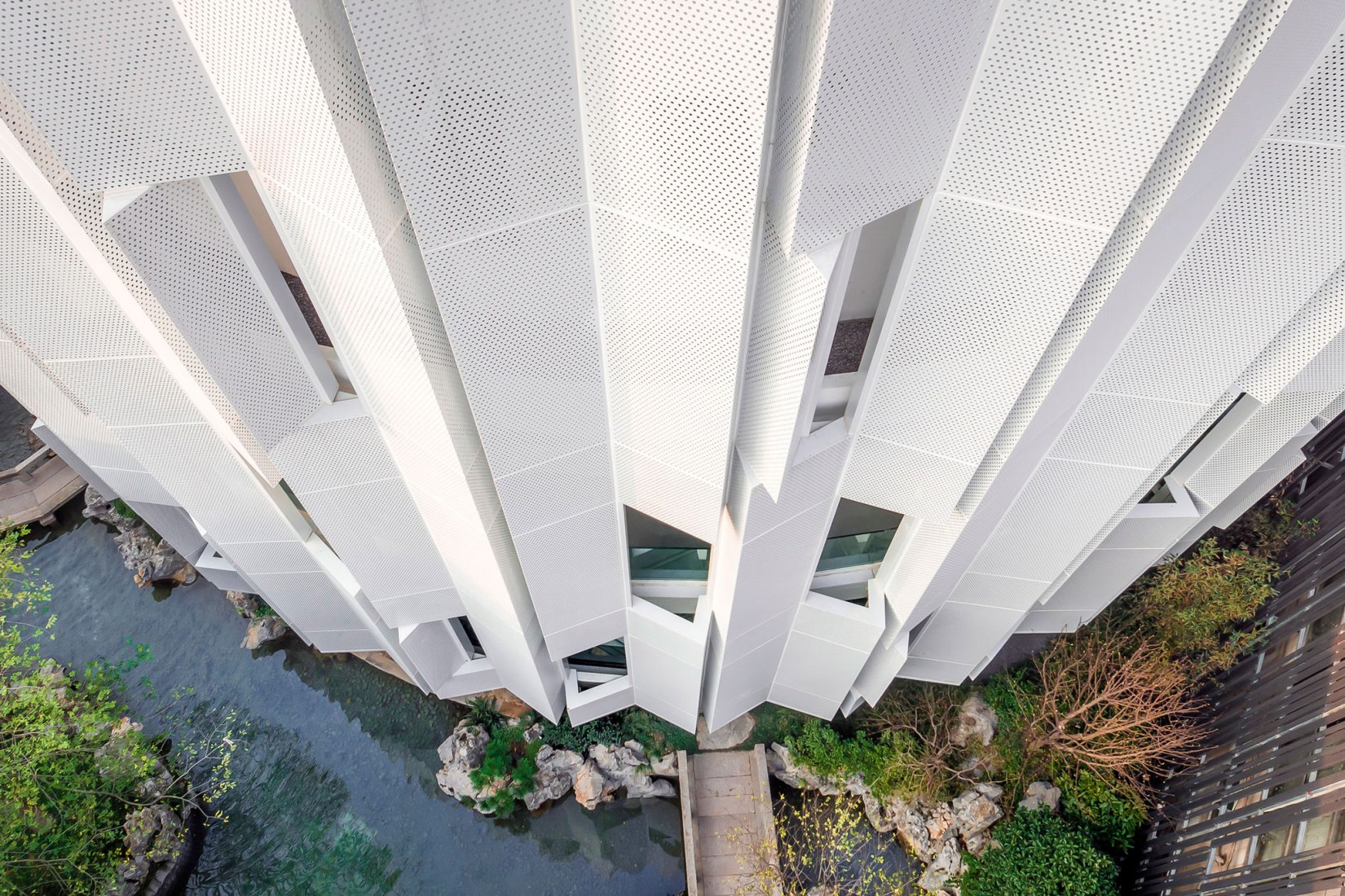 Detalle de la fachada. Eight tenths Garden por Wutopia Lab. Fotografía © CreatAR Detalle de la fachada. Eight tenths Garden por Wutopia Lab. Fotografía © CreatAR