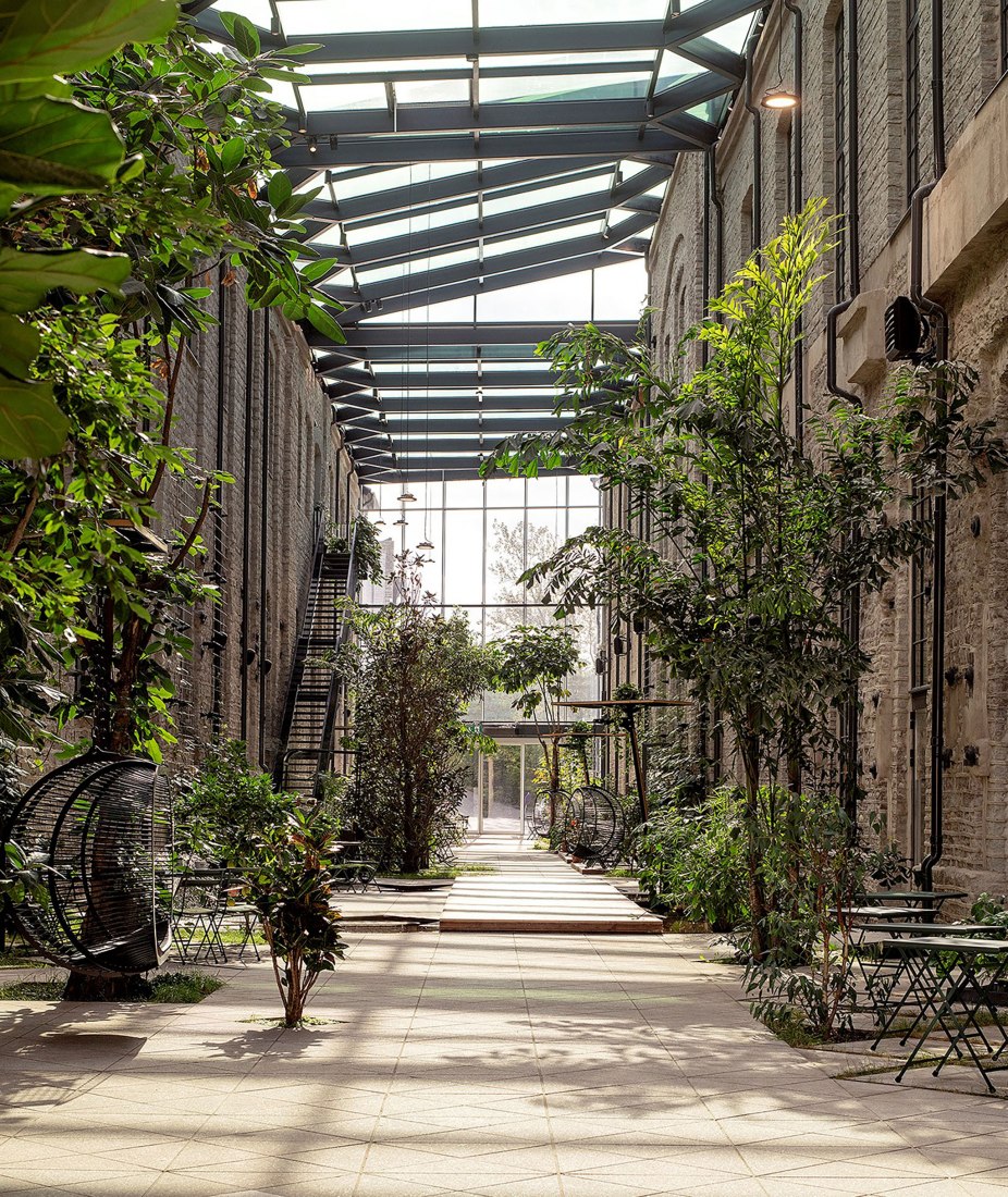 Fahle Gallery Street, 2021. Tallinn, Estonia, by Kino maastikuarhitektid. Photograph by Terje Ugandi