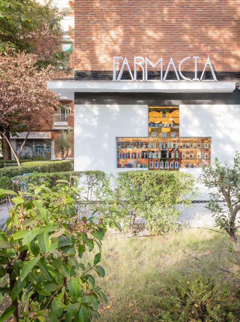 Farmacia Artilleros by Adam Bresnick. Photograph by Amores Pictures. Farmacia Artilleros by Adam Bresnick. Photograph by Amores Pictures.