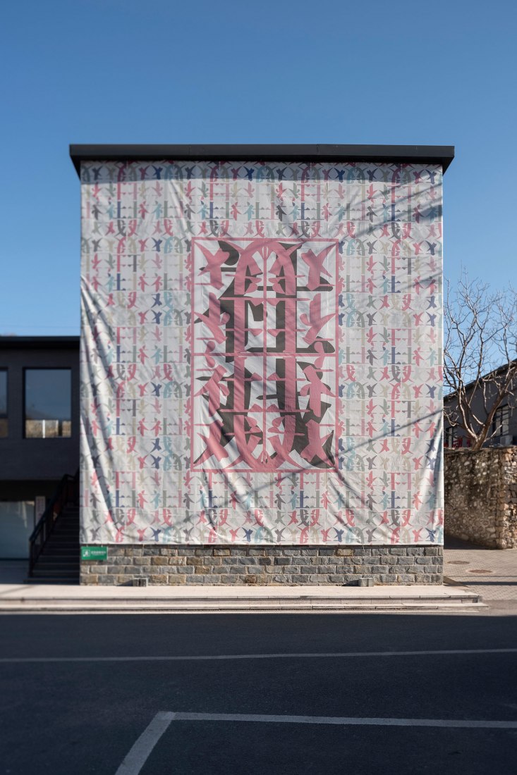 «Village Opera, A Rehearsal of Rural Construction», exposición por llLab. Fotografía por Jin Weiqi. «Village Opera, A Rehearsal of Rural Construction», exposición por llLab. Fotografía por Jin Weiqi.