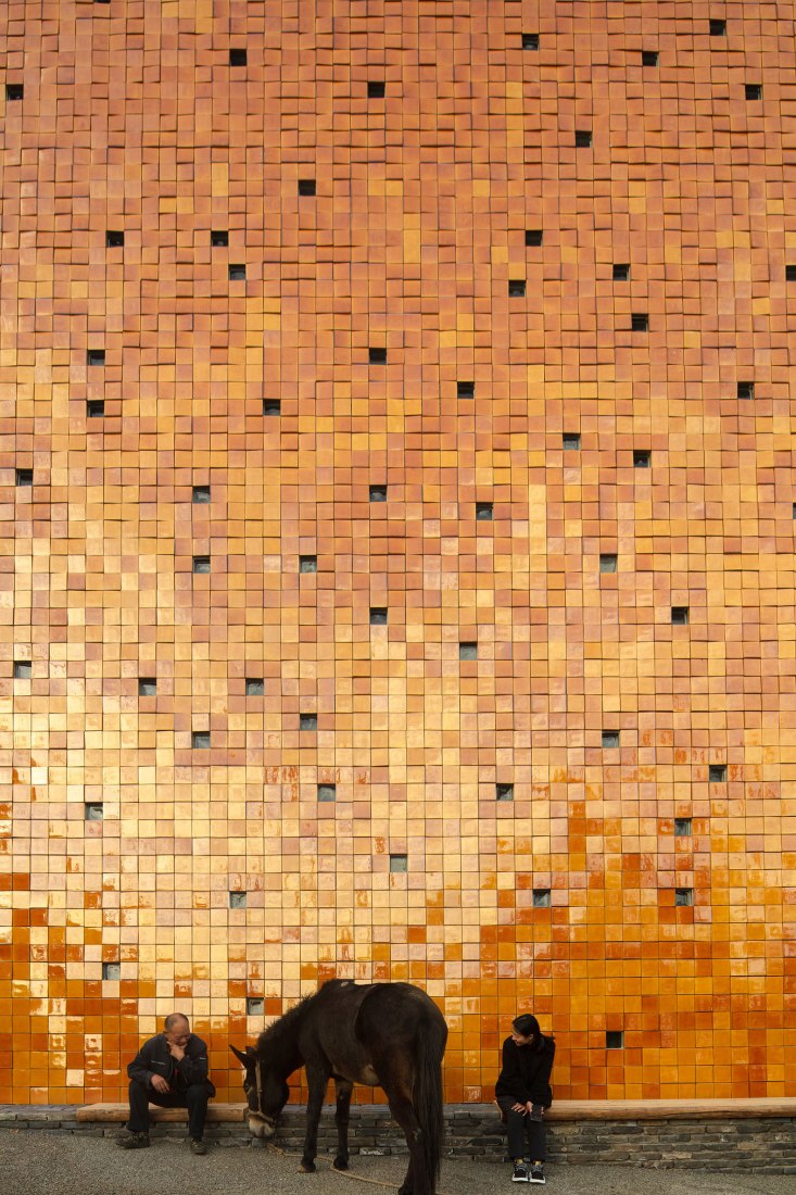 Reinventando el concepto de aldea rural. WAAAM por llLab. Fotografía por Arch-Exist Photography. Reinventando el concepto de aldea rural. WAAAM por llLab. Fotografía por Arch-Exist Photography.