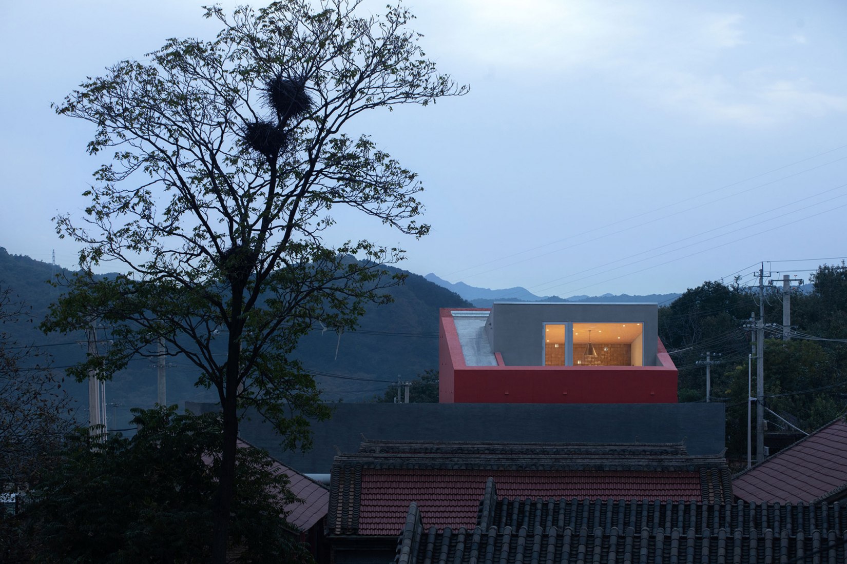 Reinventando el concepto de aldea rural. WAAAM por llLab. Fotografía por Arch-Exist Photography. Reinventando el concepto de aldea rural. WAAAM por llLab. Fotografía por Arch-Exist Photography.