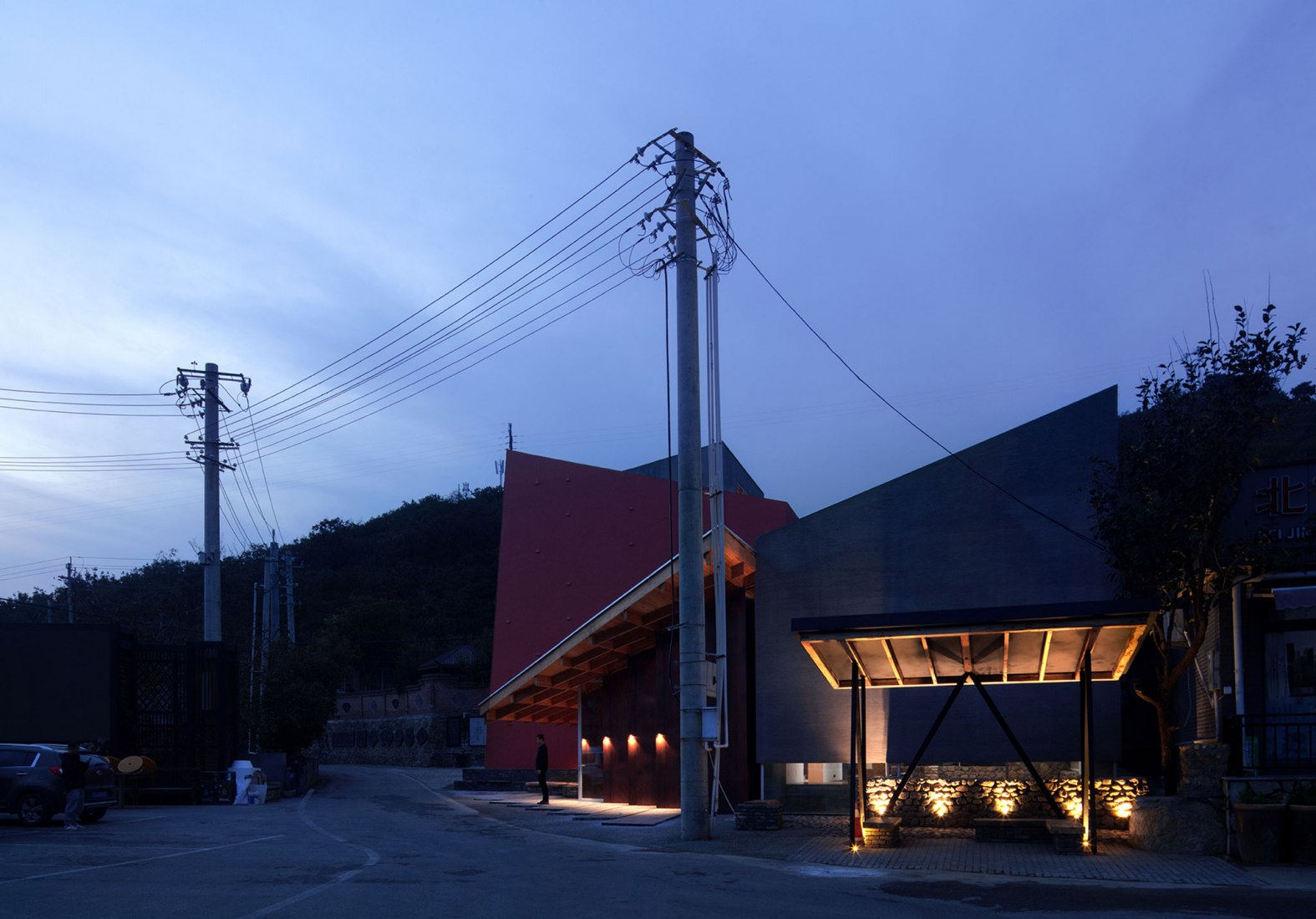 Reinventando el concepto de aldea rural. WAAAM por llLab. Fotografía por Arch-Exist Photography. Reinventando el concepto de aldea rural. WAAAM por llLab. Fotografía por Arch-Exist Photography.