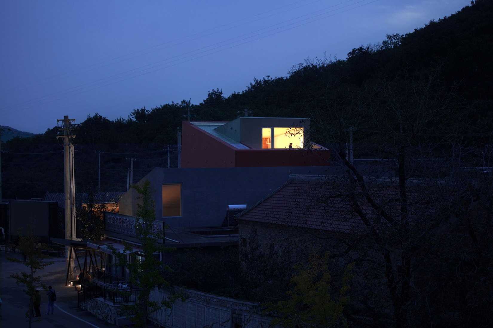 Reinventando el concepto de aldea rural. WAAAM por llLab. Fotografía por Arch-Exist Photography. Reinventando el concepto de aldea rural. WAAAM por llLab. Fotografía por Arch-Exist Photography.