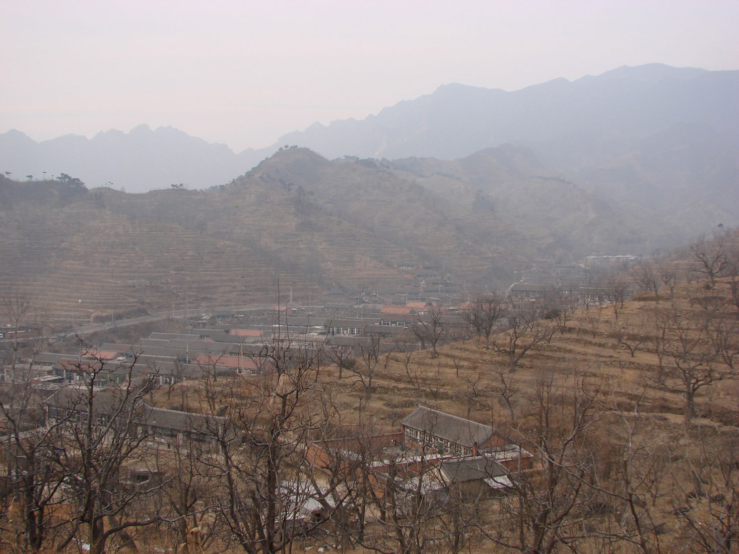 Reinventando el concepto de aldea rural. WAAAM por llLab. Fotografía por Arch-Exist Photography. Reinventando el concepto de aldea rural. WAAAM por llLab. Fotografía por Arch-Exist Photography.