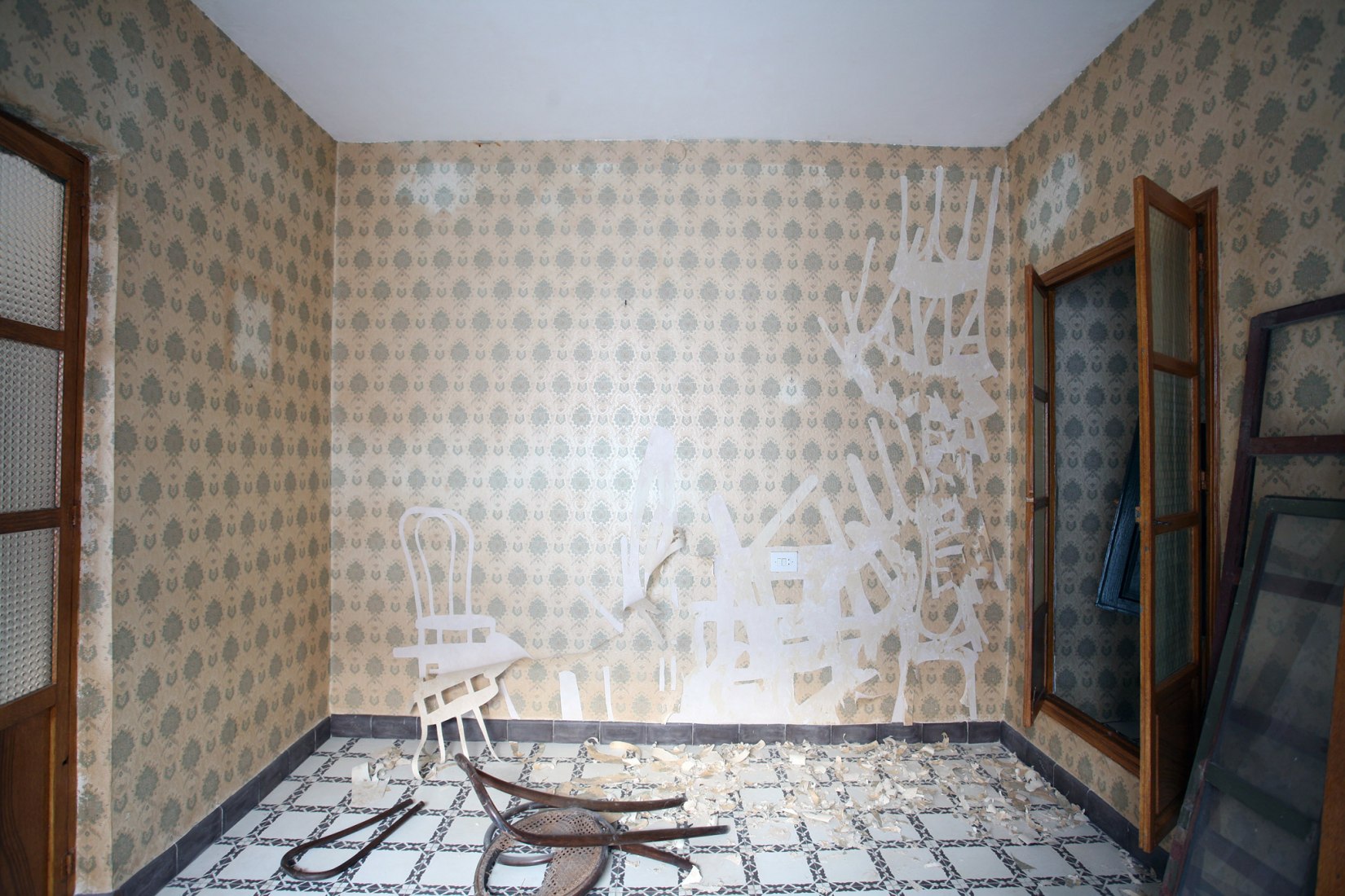 Intervention by Maite Camacho. Image courtesy of INTERVENCIONES 4