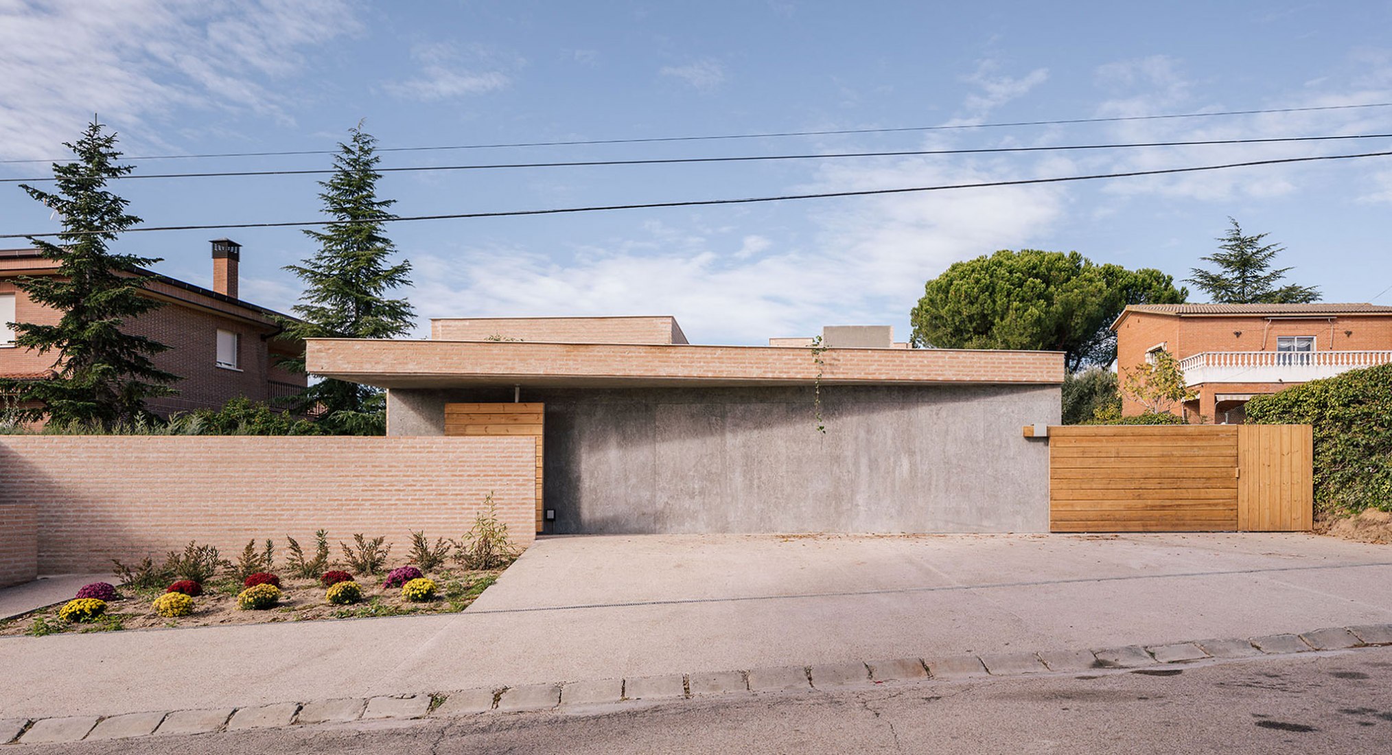 A three generation house in Boadilla del Monte by Malu de Miguel. Photograph by Imagen Subliminal (Miguel de Guzmán + Rocío Romero)