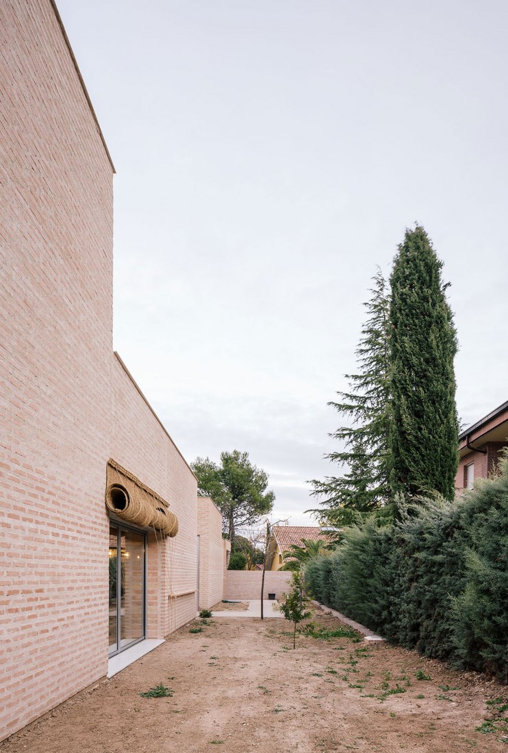 A three generation house in Boadilla del Monte by Malu de Miguel. Photograph by Imagen Subliminal (Miguel de Guzmán + Rocío Romero)