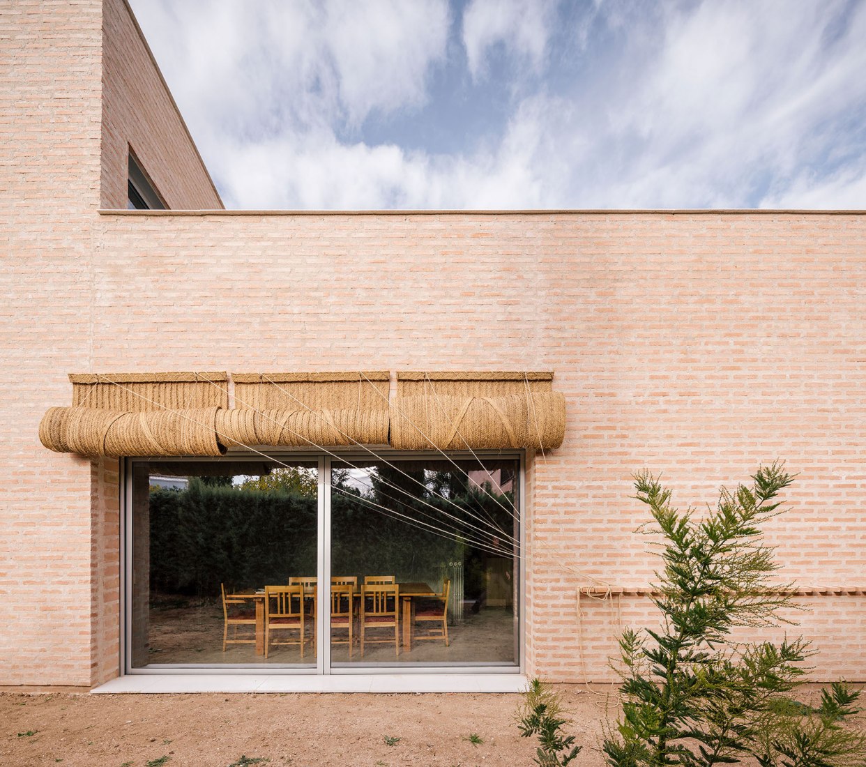 A three generation house in Boadilla del Monte by Malu de Miguel. Photograph by Imagen Subliminal (Miguel de Guzmán + Rocío Romero)