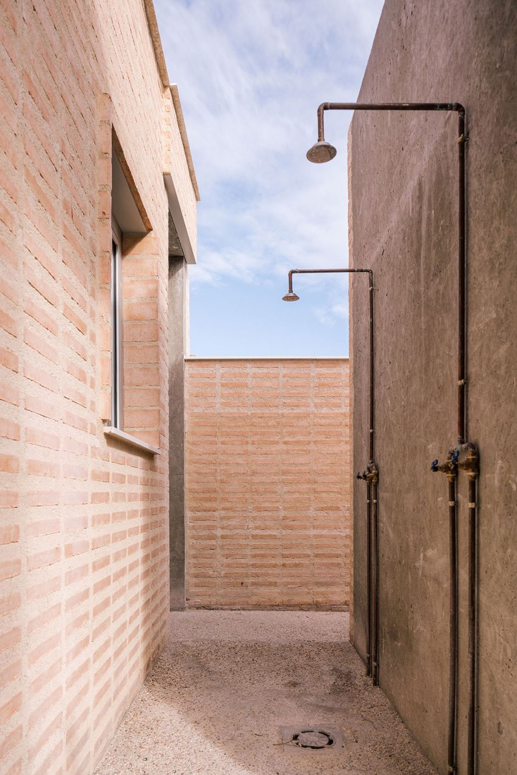 A three generation house in Boadilla del Monte by Malu de Miguel. Photograph by Imagen Subliminal (Miguel de Guzmán + Rocío Romero)