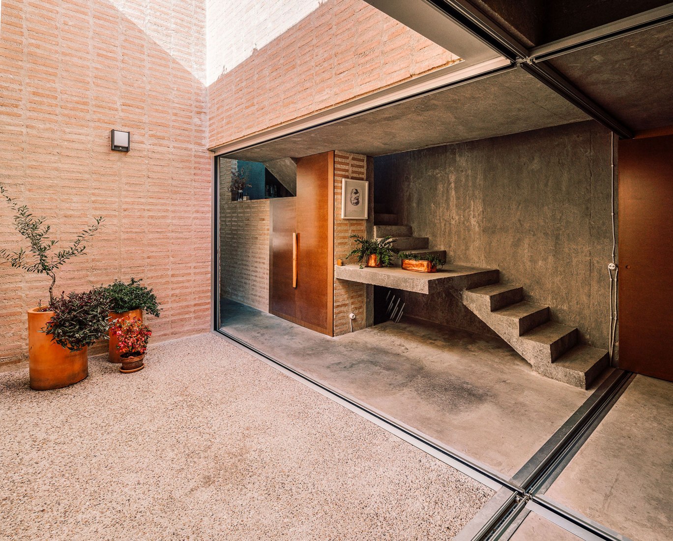 A three generation house in Boadilla del Monte by Malu de Miguel. Photograph by Imagen Subliminal (Miguel de Guzmán + Rocío Romero)