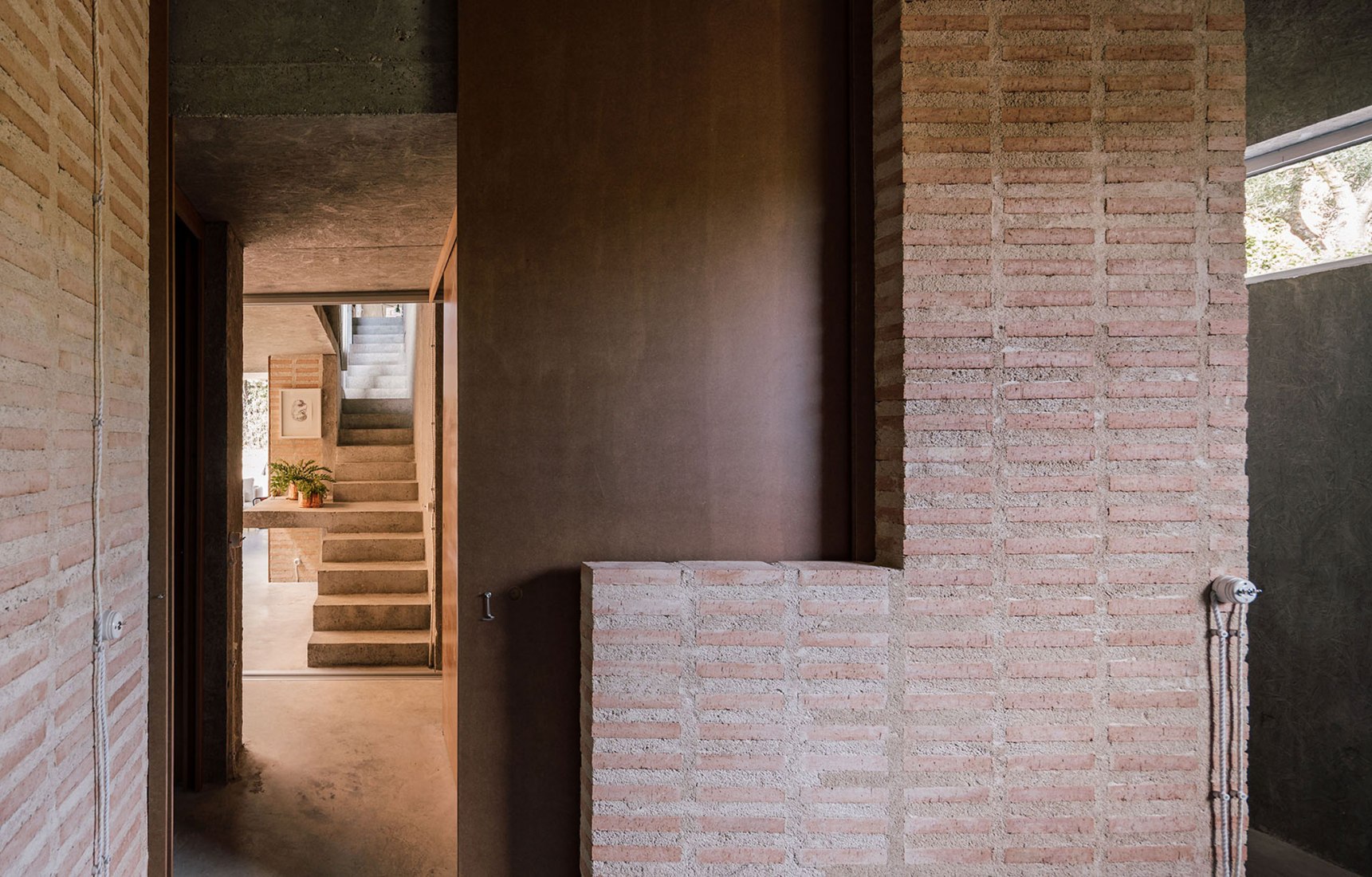 A three generation house in Boadilla del Monte by Malu de Miguel. Photograph by Imagen Subliminal (Miguel de Guzmán + Rocío Romero)