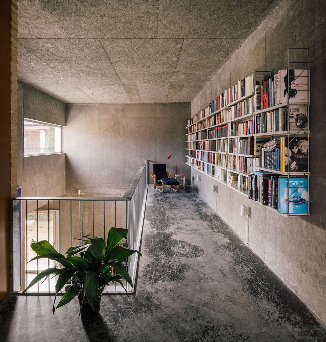 A three generation house in Boadilla del Monte by Malu de Miguel. Photograph by Imagen Subliminal (Miguel de Guzmán + Rocío Romero)