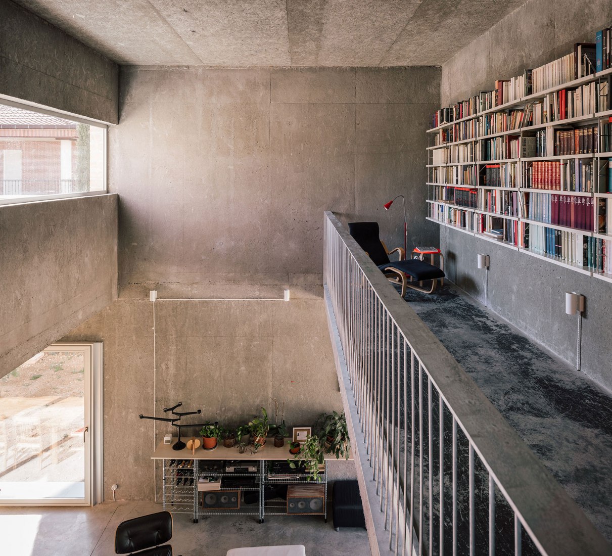 A three generation house in Boadilla del Monte by Malu de Miguel. Photograph by Imagen Subliminal (Miguel de Guzmán + Rocío Romero)