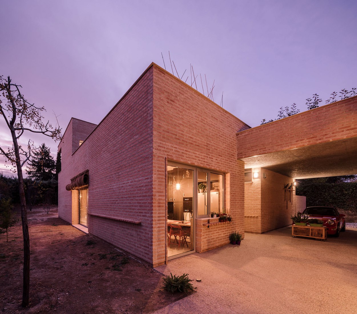 A three generation house in Boadilla del Monte by Malu de Miguel. Photograph by Imagen Subliminal (Miguel de Guzmán + Rocío Romero)