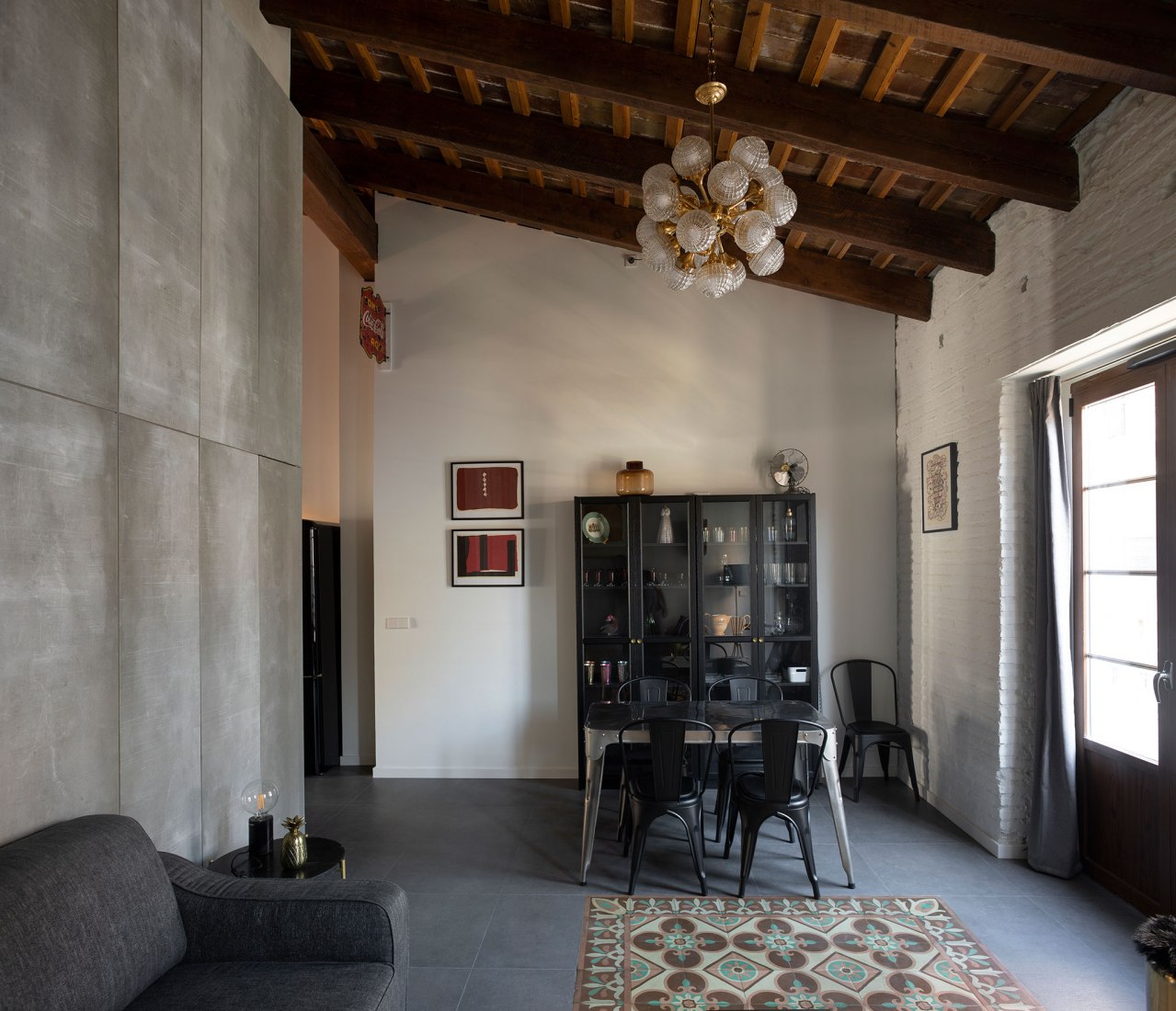 Padre Jofre penthouse by Mano de Santo. Photograph by Diego Opazo. Padre Jofre penthouse by Mano de Santo. Photograph by Diego Opazo.