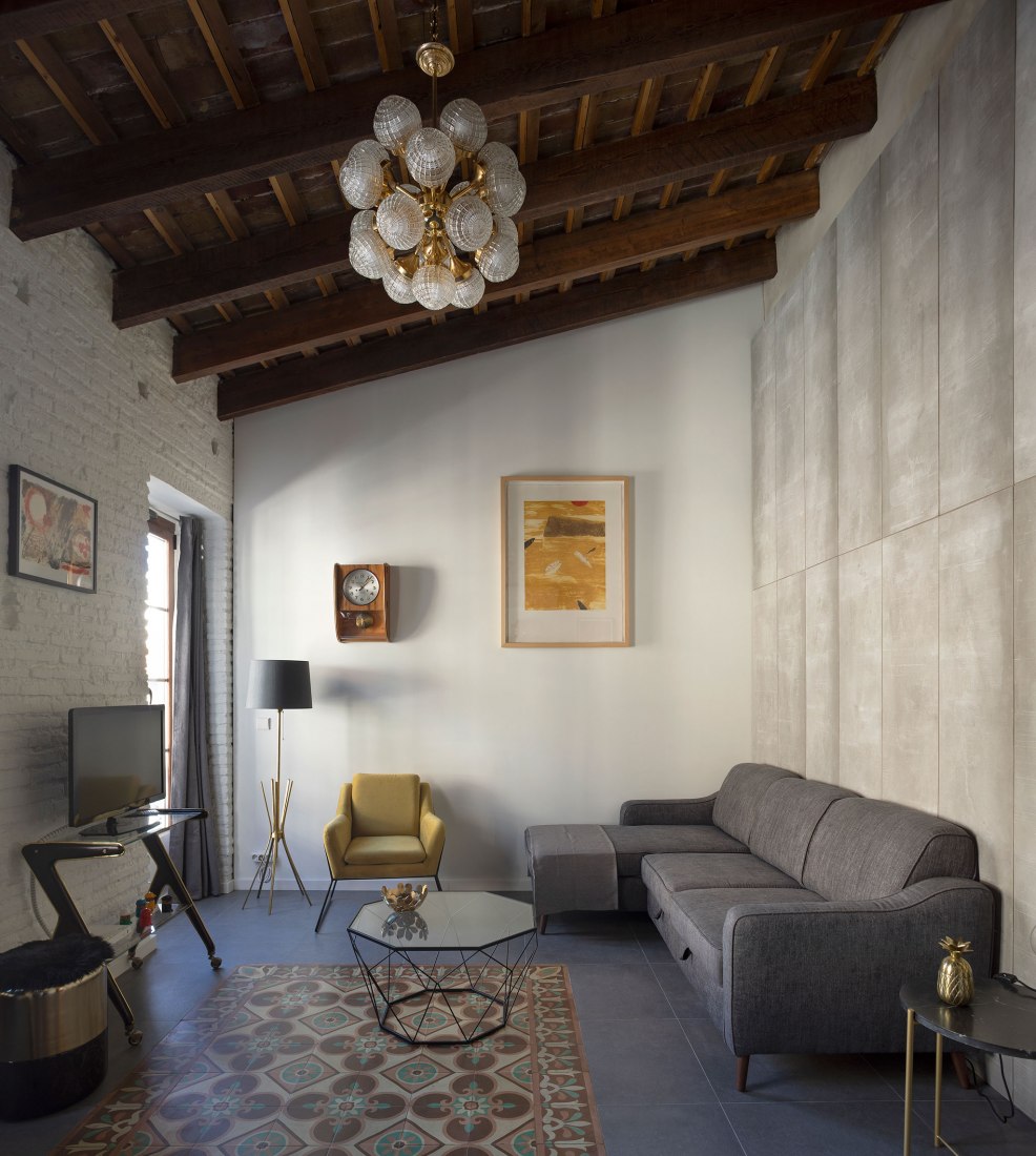 Padre Jofre penthouse by Mano de Santo. Photograph by Diego Opazo. Padre Jofre penthouse by Mano de Santo. Photograph by Diego Opazo.