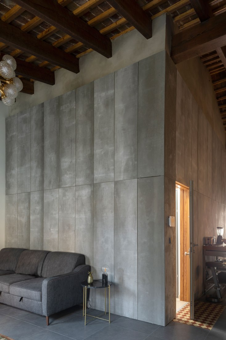 Padre Jofre penthouse by Mano de Santo. Photograph by Diego Opazo. Padre Jofre penthouse by Mano de Santo. Photograph by Diego Opazo.