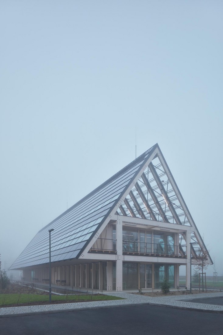 Kloboucká lesní Headquarters by Mjölk architekti. Photograph by BoysPlayNice.