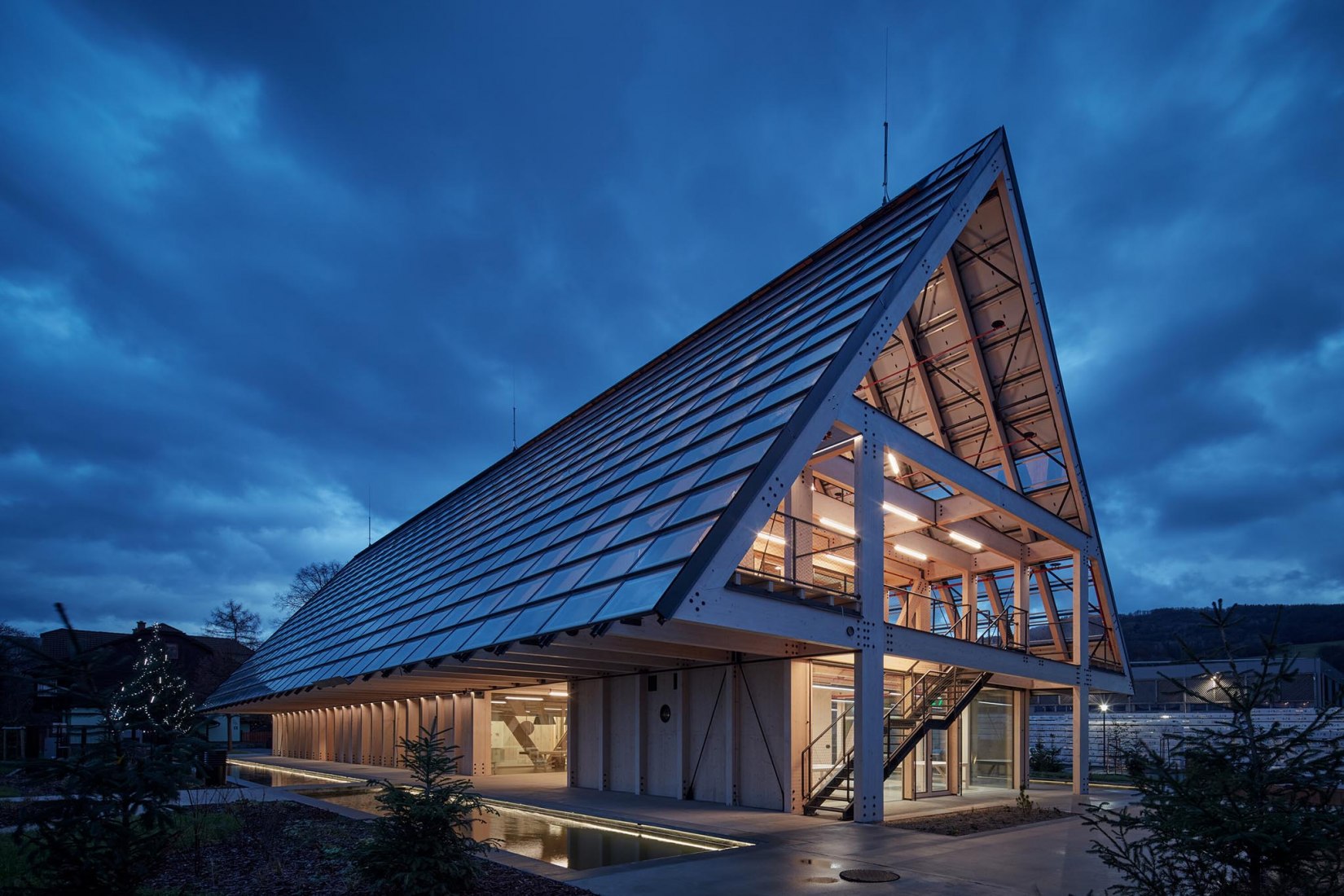 Kloboucká lesní Headquarters by Mjölk architekti. Photograph by BoysPlayNice.