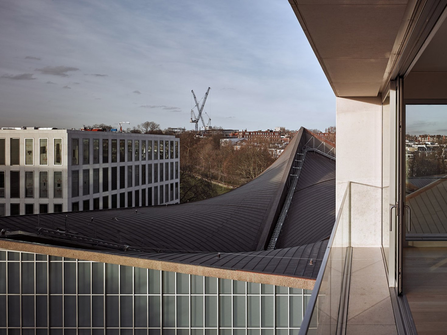 Vista de las cubiertas. Viviendas del Instituto de la Commonwealth por OMA. Fotografía ©Nick Gutteridge Vista de las cubiertas. Viviendas del Instituto de la Commonwealth por OMA. Fotografía ©Nick Gutteridge