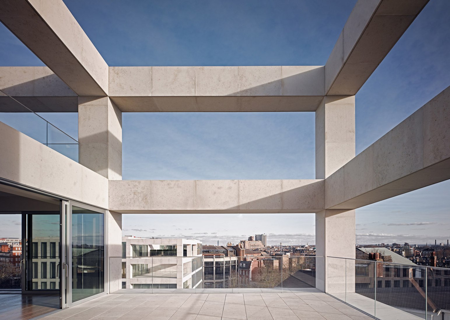 Detalle de terraza. Viviendas del Instituto de la Commonwealth por OMA. Fotografía ©© Nick Gutteridge Detalle de terraza. Viviendas del Instituto de la Commonwealth por OMA. Fotografía ©© Nick Gutteridge
