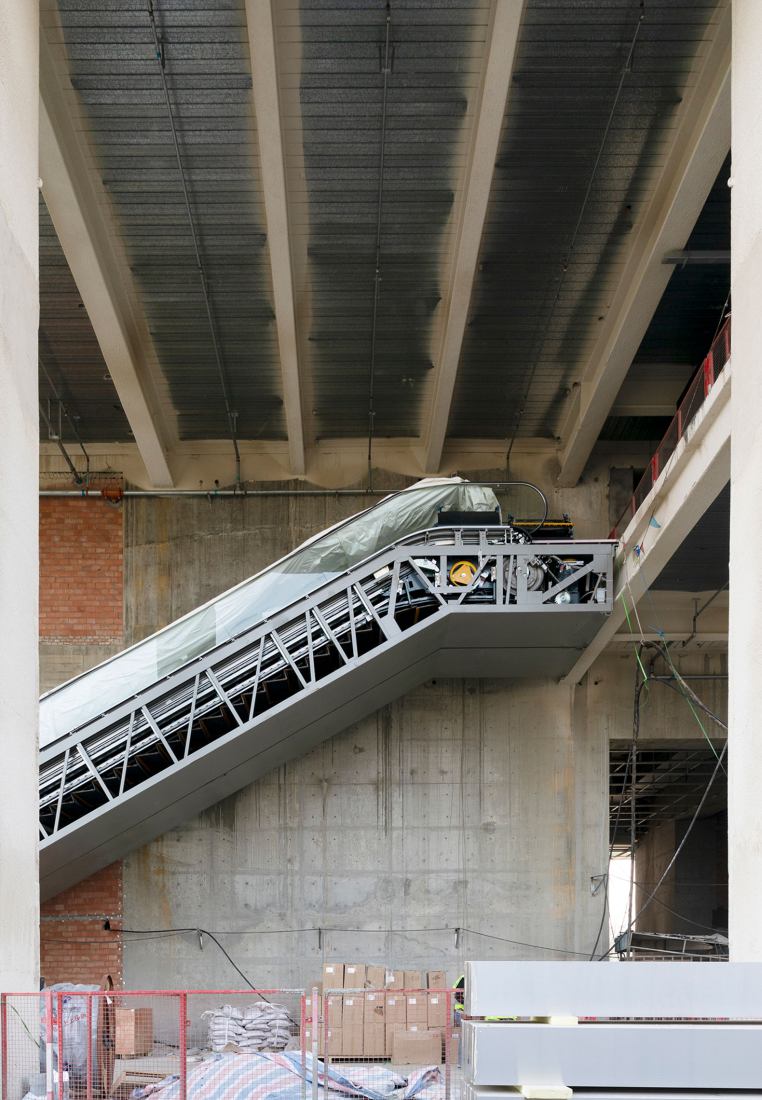 Contruction process. Oppo Technology & Research Centre Tower by Gianni Botsford Architects. Contruction process. Oppo Technology & Research Centre Tower by Gianni Botsford Architects.