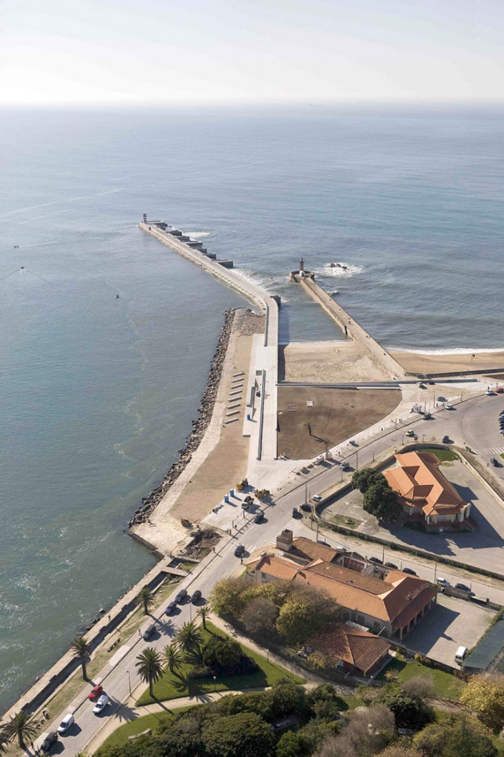 Molhes do Douro Carlos Prata. Photograph by João Ferrand Molhes do Douro Carlos Prata. Photograph by João Ferrand