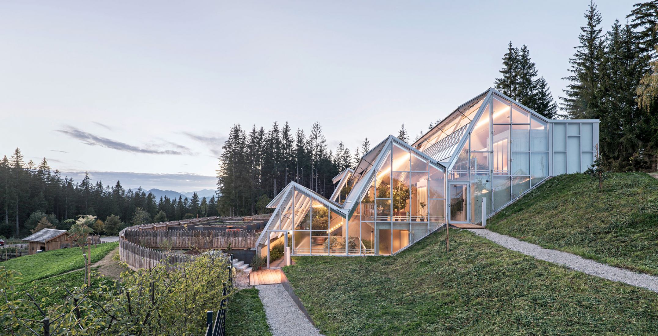 Restaurante Steirereck en el Pogusch por PPAG architects. Fotografía por Hertha Hurnaus. Restaurante Steirereck en el Pogusch por PPAG architects. Fotografía por Hertha Hurnaus.