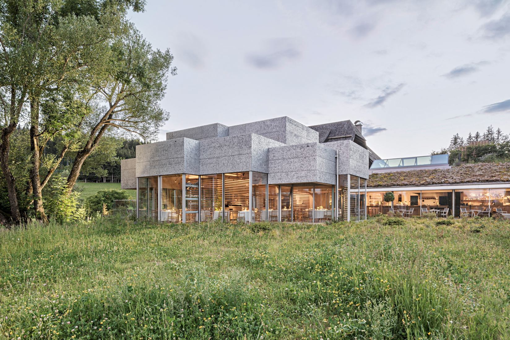Restaurante Steirereck en el Pogusch por PPAG architects. Fotografía por Hertha Hurnaus. Restaurante Steirereck en el Pogusch por PPAG architects. Fotografía por Hertha Hurnaus.