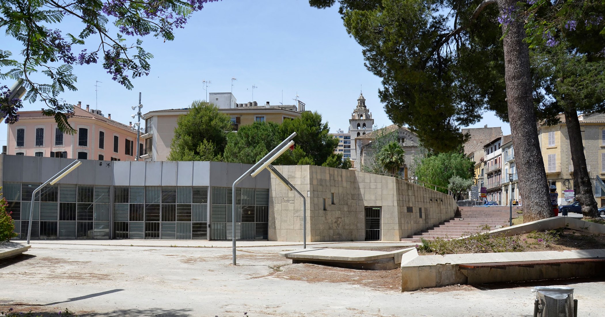 Elevation calle d'Arta 2017. Fonamental. Renovation of Plaza Mallorca by Son Estudi. Photography by Son Estudi Elevation calle d'Arta 2017. Fonamental. Renovation of Plaza Mallorca by Son Estudi. Photography by Son Estudi