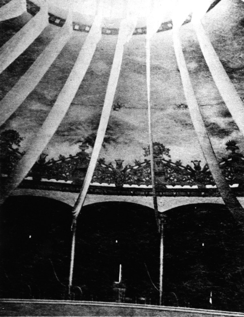 Vista de los antiguos palcos.  La Massa, el teatro de Vilassar de Rafael Guastavino.