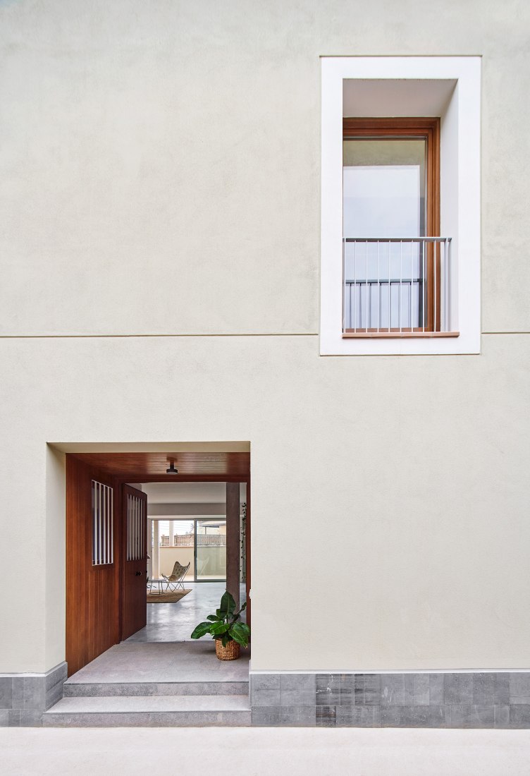 6 dwellings in Cabrera de Mar by Twobo + Luis Twose. Photograph by José Hevia 6 dwellings in Cabrera de Mar by Twobo + Luis Twose. Photograph by José Hevia