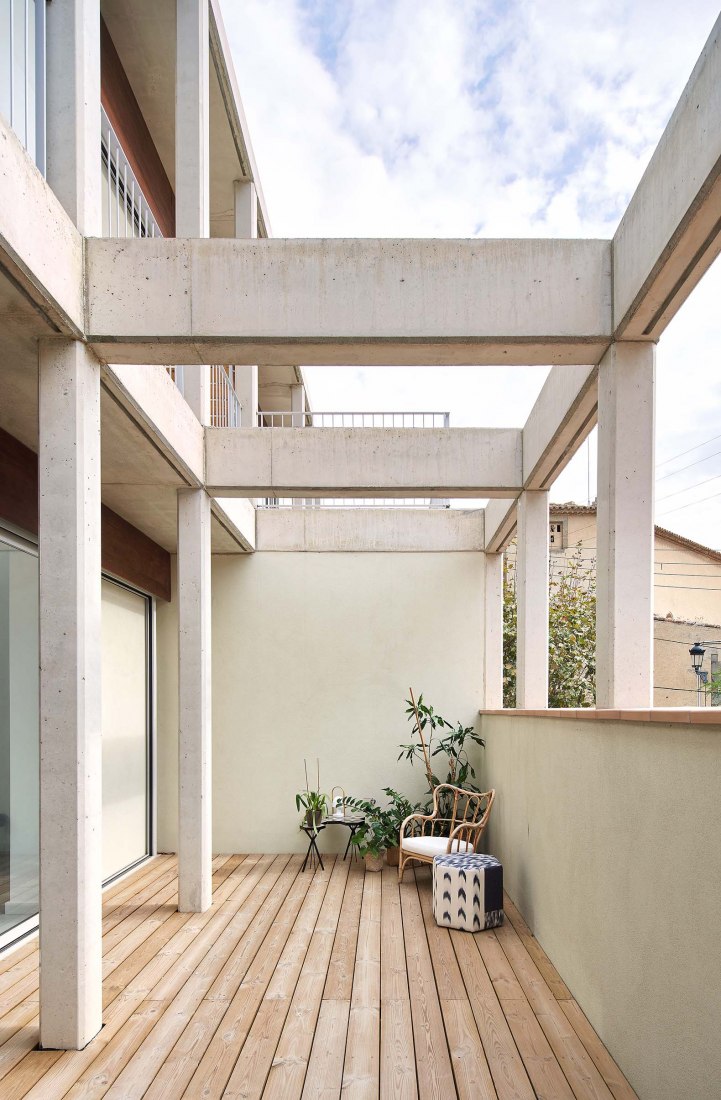 6 dwellings in Cabrera de Mar by Twobo + Luis Twose. Photograph by José Hevia 6 dwellings in Cabrera de Mar by Twobo + Luis Twose. Photograph by José Hevia