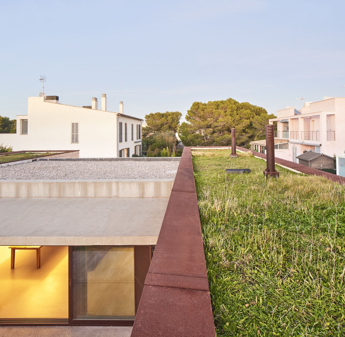 Exterior view. Casa es Carnatge by MIEL Arquitectos. Photograph @ José Hevia