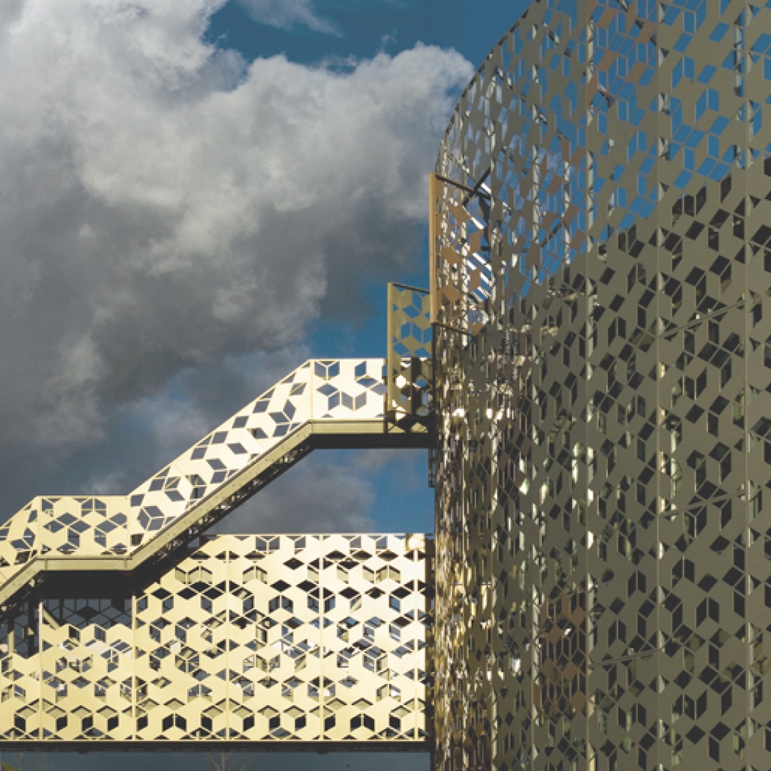 Satellite control center and headquarters. Madrid (2010).